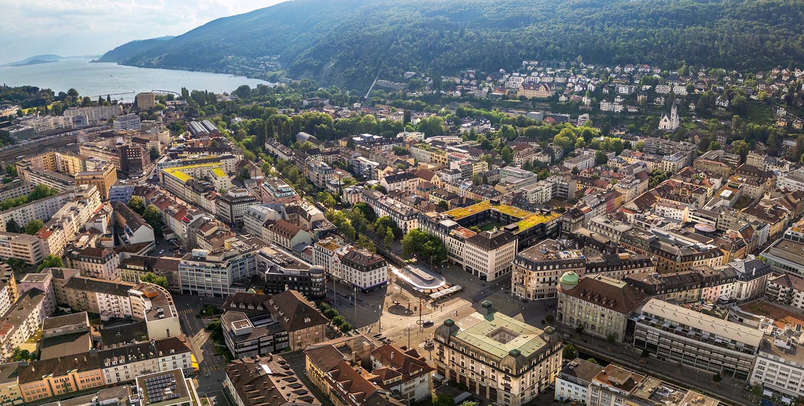 Luftaufnahme der Stadt Biel-Bienne